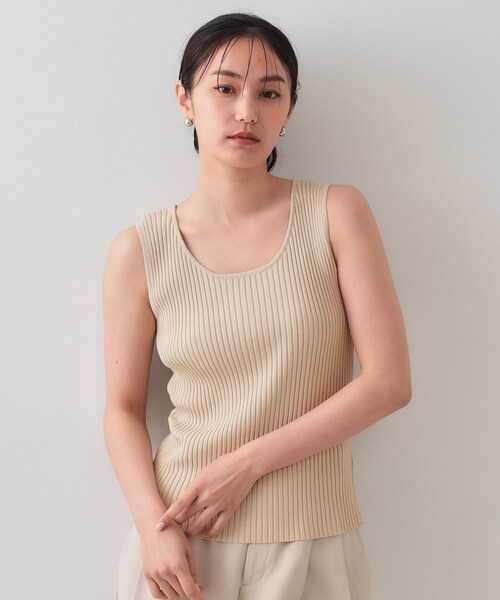 OPAQUE.CLIP(オペークドットクリップ)の「ラメニットタンクトップ【洗濯機洗い可/抗ピル】(タンクトップ・レディース・ベージュ系5/ライトグレー系5/ブラック系5・40/38/36)」の3枚目の写真
