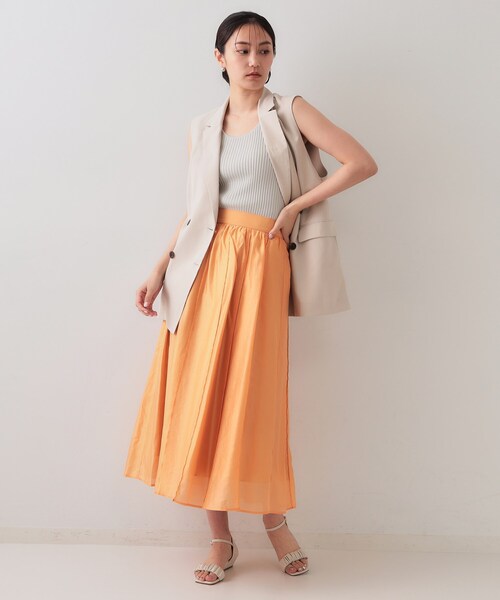 OPAQUE.CLIP(オペークドットクリップ)の「ラメニットタンクトップ【洗濯機洗い可/抗ピル】(タンクトップ・レディース・ベージュ系5/ライトグレー系5/ブラック系5・40/38/36)」の5枚目の写真