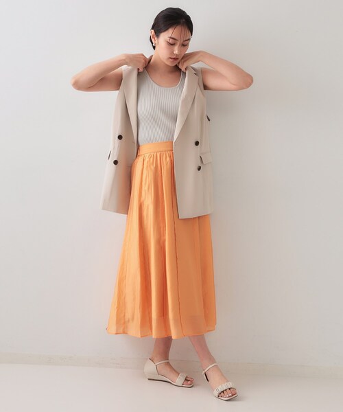 OPAQUE.CLIP(オペークドットクリップ)の「ラメニットタンクトップ【洗濯機洗い可/抗ピル】(タンクトップ・レディース・ベージュ系5/ライトグレー系5/ブラック系5・40/38/36)」の6枚目の写真