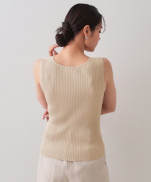OPAQUE.CLIP(オペークドットクリップ)の「ラメニットタンクトップ【洗濯機洗い可/抗ピル】(タンクトップ・レディース・ベージュ系5/ライトグレー系5/ブラック系5・40/38/36)」の12枚目の写真