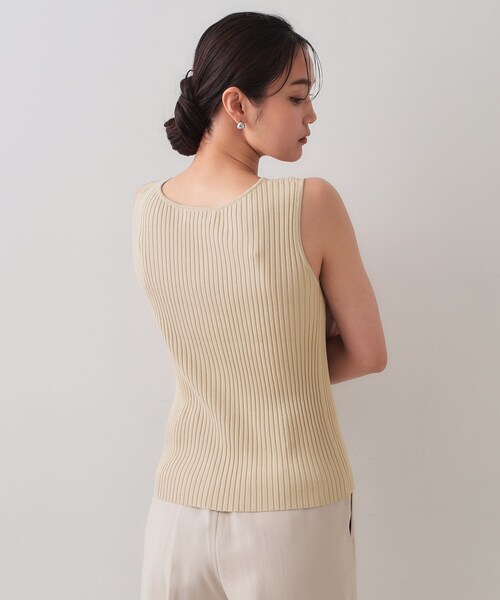 OPAQUE.CLIP(オペークドットクリップ)の「ラメニットタンクトップ【洗濯機洗い可/抗ピル】(タンクトップ・レディース・ベージュ系5/ライトグレー系5/ブラック系5・40/38/36)」の18枚目の写真