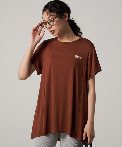 Eddie Bauer(エディーバウアー)の「ギャザー チュニック Tシャツ(チュニック・レディース・ブラウン/ブラック/セージグリーン・S/M/L/XL)」の1枚目の写真
