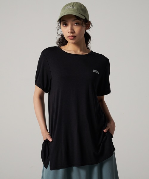 Eddie Bauer(エディーバウアー)の「ギャザー チュニック Tシャツ(チュニック・レディース・ブラウン/ブラック/セージグリーン・S/M/L/XL)」の2枚目の写真