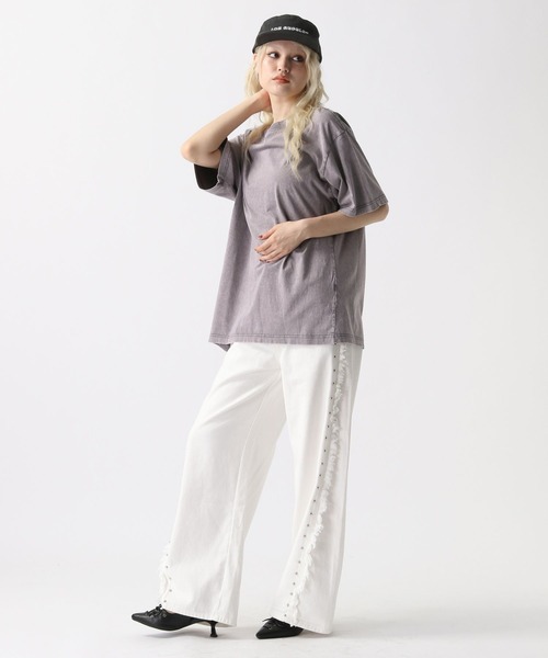 FOREVER 21（フォーエバー トゥエンティーワン）の「【2025SS】フリンジスタッズデニムパンツ（デニムパンツ・レディース・ホワイト/ブルー/ピンク・SMALL/MEDIUM）」の15枚目の写真