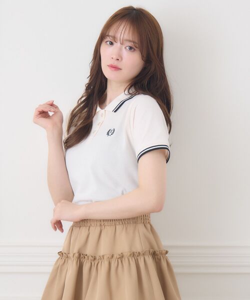 ems excite(エムズエキサイト)の「【新色追加】刺繍入りポロTEE(Tシャツ/カットソー・レディース・レッド/ダークブルー/ナチュラル/ダークグレー/ブルー・FREE)」の19枚目の写真