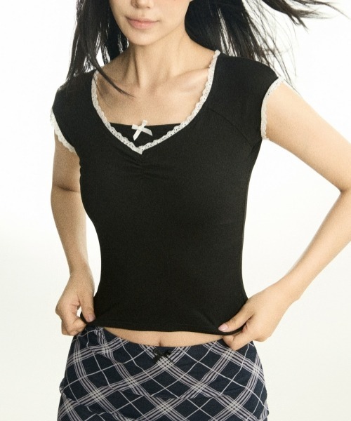 gossip!ロサンゼルス(ゴシップロサンゼルス)の「Y2Kガーリー*レースショート丈クロップドTシャツ(Tシャツ/カットソー・レディース・オフホワイト/ブラック/レッド・FREE)」の7枚目の写真