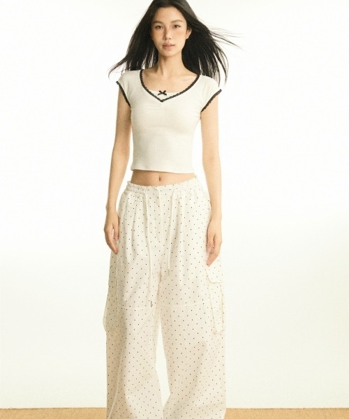 gossip!ロサンゼルス(ゴシップロサンゼルス)の「Y2Kガーリー*レースショート丈クロップドTシャツ(Tシャツ/カットソー・レディース・オフホワイト/ブラック/レッド・FREE)」の18枚目の写真