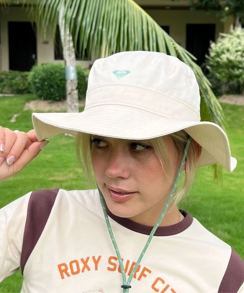 ROXY(ロキシー)の「SHADY BRADY/ロキシーストラップ付き日焼け対策アドベンチチャーハット(ハット・レディース・ホワイト/ブラック/ブラウン・FREE)」の1枚目の写真