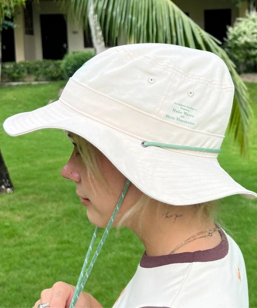 ROXY(ロキシー)の「SHADY BRADY/ロキシーストラップ付き日焼け対策アドベンチチャーハット(ハット・レディース・ホワイト/ブラック/ブラウン・FREE)」の5枚目の写真