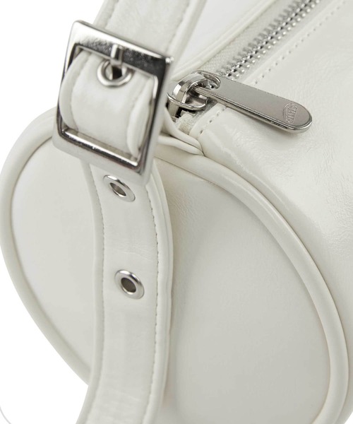 EMIS(イミス)の「EMBOSSED BARREL BAG(ショルダーバッグ・レディース・シルバー/レッド/ブラック/アイボリー・FREE)」の13枚目の写真