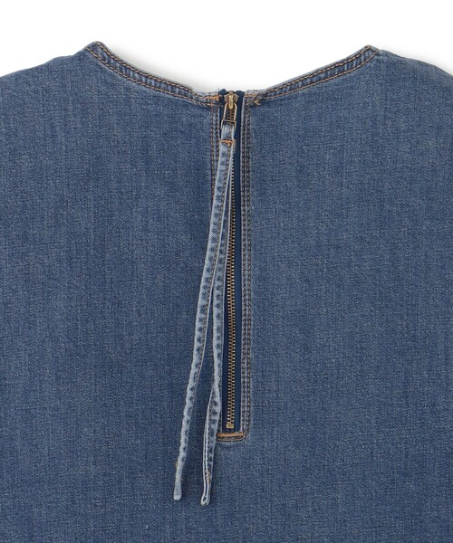 UNFILO（アンフィーロ）の「UNFILO DENIM LIGHT ノースリーブブラウス（シャツ/ブラウス・レディース・ダルブルー系/サックスブルー系・MEDIUM/SMALL）」の18枚目の写真