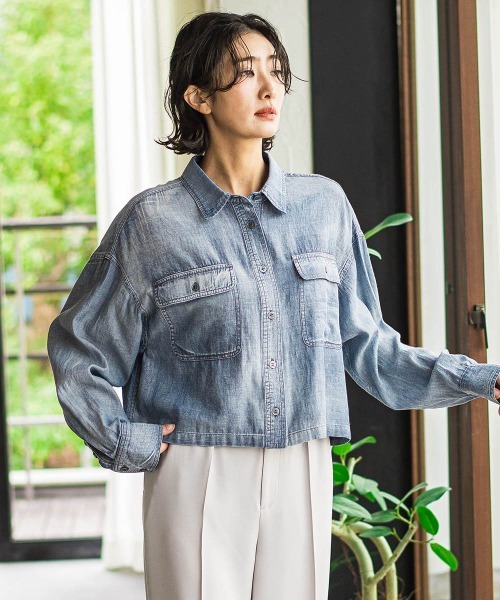 la.f…(ラエフ)の「【biyori】ショート丈デニムシャツ≪手洗い可能≫(シャツ/ブラウス・レディース・ブルー/ネイビー・9号/7号/11号)」の4枚目の写真