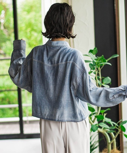 la.f…(ラエフ)の「【biyori】ショート丈デニムシャツ≪手洗い可能≫(シャツ/ブラウス・レディース・ブルー/ネイビー・9号/7号/11号)」の7枚目の写真