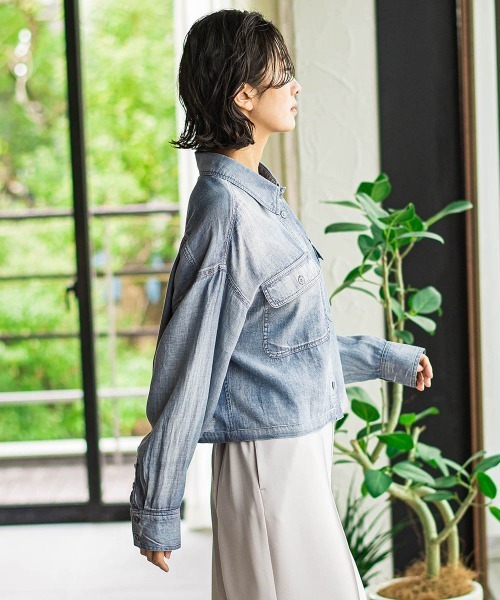 la.f…(ラエフ)の「【biyori】ショート丈デニムシャツ≪手洗い可能≫(シャツ/ブラウス・レディース・ブルー/ネイビー・9号/7号/11号)」の8枚目の写真