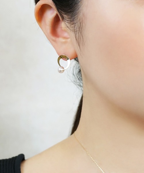 TAKE-UP（テイクアップ）の「K18/10アコヤパール サークルデザインピアス( YG)（ピアス（両耳用）・レディース・イエローゴールド・FREE）」の3枚目の写真