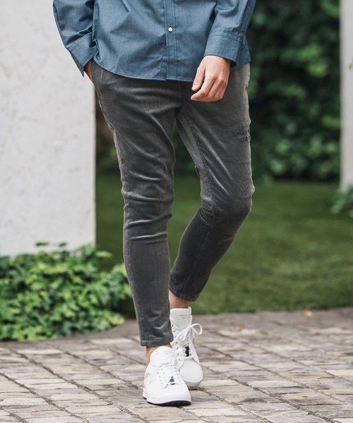 1minute 1second（ワンミニットワンセカンド）の「mp13840-corduroy pants with cursive embroidery コーデュロイパンツ（その他パンツ・メンズ・ブラック/グレー・S/M/L/XL）」の2枚目の写真