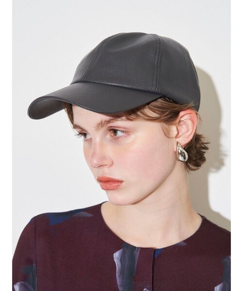 ELENDEEK(エレンディーク)の「フェイクレザーキャップ(キャップ・レディース・グレー/ブラック/モカ・FREE)」の13枚目の写真