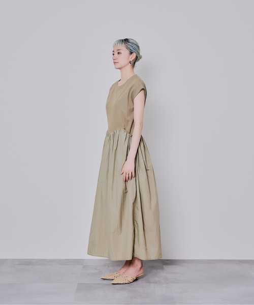 DOLLUPOOPS（ドールアップウップス）の「サイドギャザーボリュームスカートワンピース（ワンピース・レディース・ブラック/カーキ・38）」の5枚目の写真