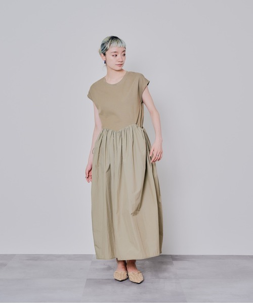 DOLLUPOOPS（ドールアップウップス）の「サイドギャザーボリュームスカートワンピース（ワンピース・レディース・ブラック/カーキ・38）」の3枚目の写真