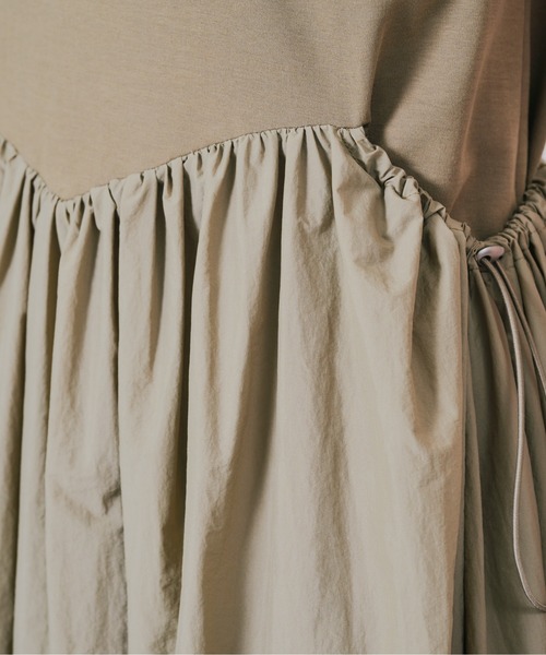 DOLLUPOOPS（ドールアップウップス）の「サイドギャザーボリュームスカートワンピース（ワンピース・レディース・ブラック/カーキ・38）」の16枚目の写真