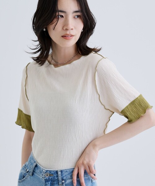 GALLEST(ギャレスト)の「【一部店舗限定】バイカラープリーツカットソー(Tシャツ/カットソー・レディース・アイボリー/ブラック/ダークブラウン/チャコールグレー・38)」の2枚目の写真