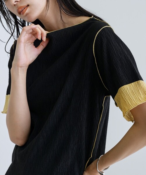 GALLEST(ギャレスト)の「【一部店舗限定】バイカラープリーツカットソー(Tシャツ/カットソー・レディース・アイボリー/ブラック/ダークブラウン/チャコールグレー・38)」の1枚目の写真