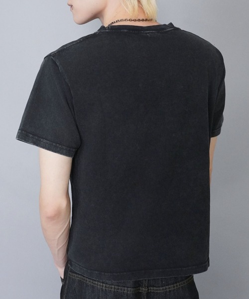 SPINNS（スピンズ）の「短丈Tシャツ/ワンポイントロゴ/ショート丈（Tシャツ/カットソー・メンズ・ブラック系その他/ブラック/アイボリー・M）」の10枚目の写真