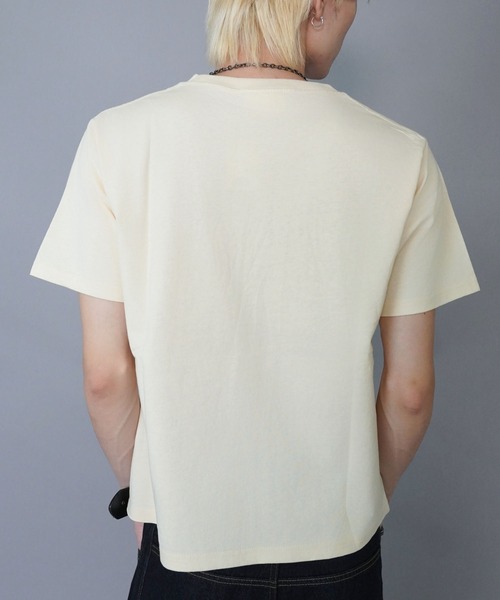 SPINNS（スピンズ）の「短丈Tシャツ/ワンポイントロゴ/ショート丈（Tシャツ/カットソー・メンズ・ブラック系その他/ブラック/アイボリー・M）」の14枚目の写真