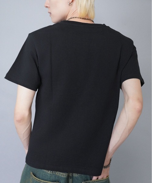 SPINNS（スピンズ）の「短丈Tシャツ/ワンポイントロゴ/ショート丈（Tシャツ/カットソー・メンズ・ブラック系その他/ブラック/アイボリー・M）」の17枚目の写真