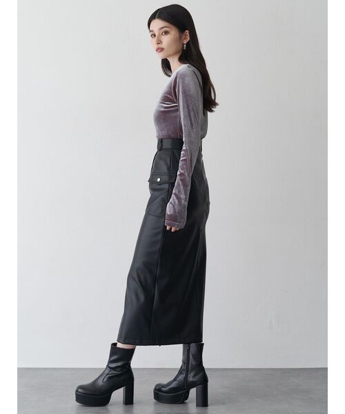 MURUA（ムルーア）の「ZIPスリットフェイクレザースカート（スカート・レディース・ボルドー/アイボリー/ブラック・1/2）」の19枚目の写真