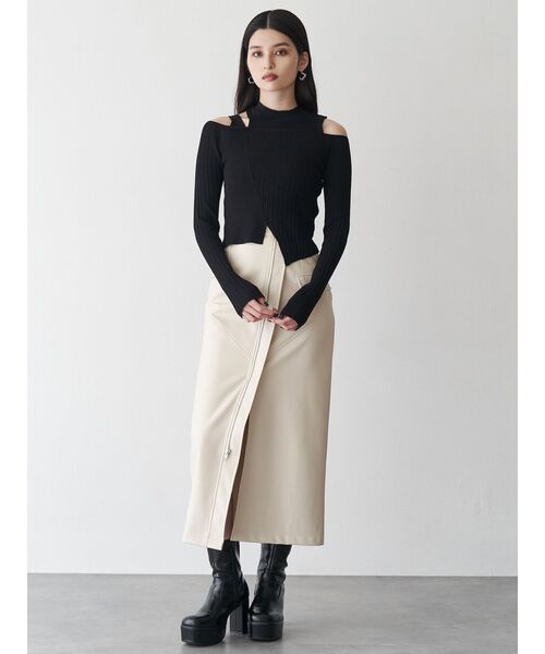MURUA（ムルーア）の「ZIPスリットフェイクレザースカート（スカート・レディース・ボルドー/アイボリー/ブラック・1/2）」の21枚目の写真