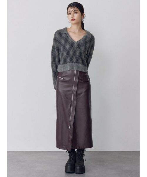 MURUA（ムルーア）の「ZIPスリットフェイクレザースカート（スカート・レディース・ボルドー/アイボリー/ブラック・1/2）」の9枚目の写真