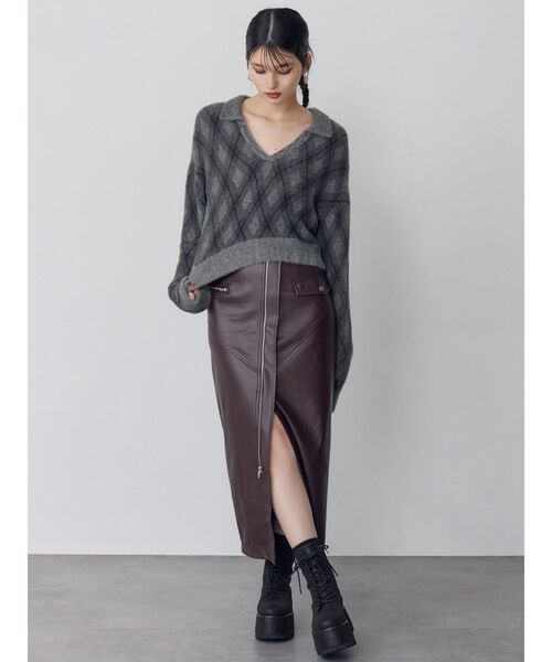 MURUA（ムルーア）の「ZIPスリットフェイクレザースカート（スカート・レディース・ボルドー/アイボリー/ブラック・1/2）」の10枚目の写真