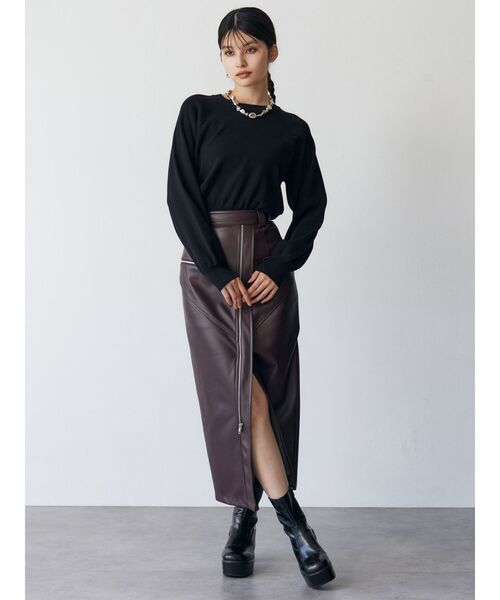 MURUA（ムルーア）の「ZIPスリットフェイクレザースカート（スカート・レディース・ボルドー/アイボリー/ブラック・1/2）」の12枚目の写真