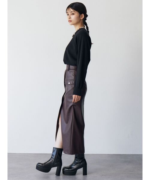 MURUA（ムルーア）の「ZIPスリットフェイクレザースカート（スカート・レディース・ボルドー/アイボリー/ブラック・1/2）」の14枚目の写真