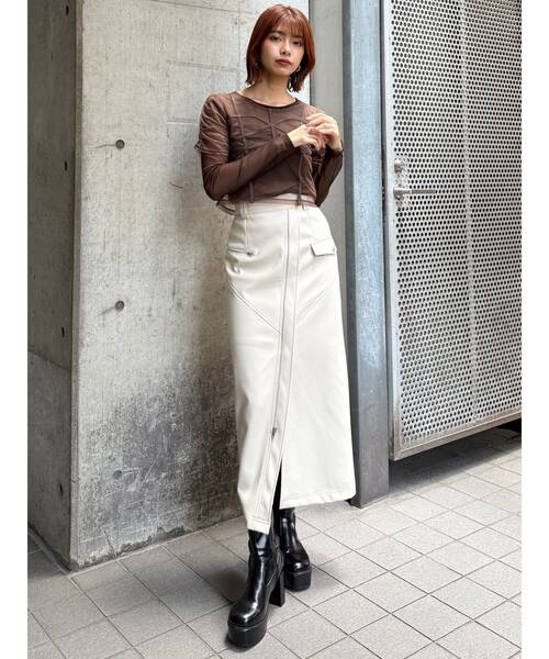 MURUA（ムルーア）の「ZIPスリットフェイクレザースカート（スカート・レディース・ボルドー/アイボリー/ブラック・1/2）」の16枚目の写真