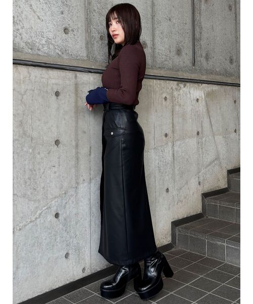 ZIPスリットフェイクレザースカート（スカート）｜MURUA（ムルーア）の