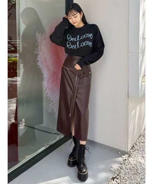 MURUA(ムルーア)の「ZIPスリットフェイクレザースカート(スカート・レディース・ボルドー/アイボリー/ブラック・1/2)」の5枚目の写真