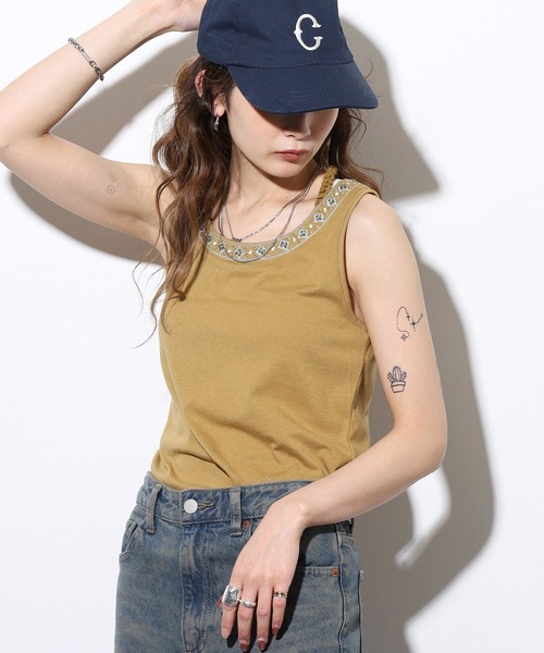 Quelle Chance(ケルシャンス)の「ビース×刺繍使いタンクトップ(タンクトップ・レディース・チャコールグレー/マスタード/カーキ・M/L)」の5枚目の写真