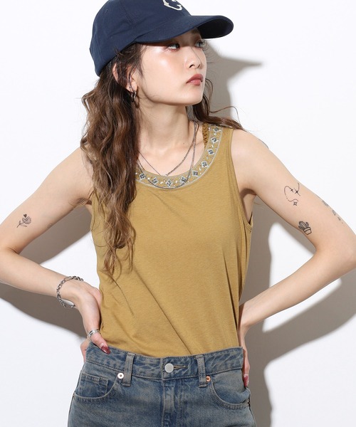 Quelle Chance(ケルシャンス)の「ビース×刺繍使いタンクトップ(タンクトップ・レディース・チャコールグレー/マスタード/カーキ・M/L)」の6枚目の写真