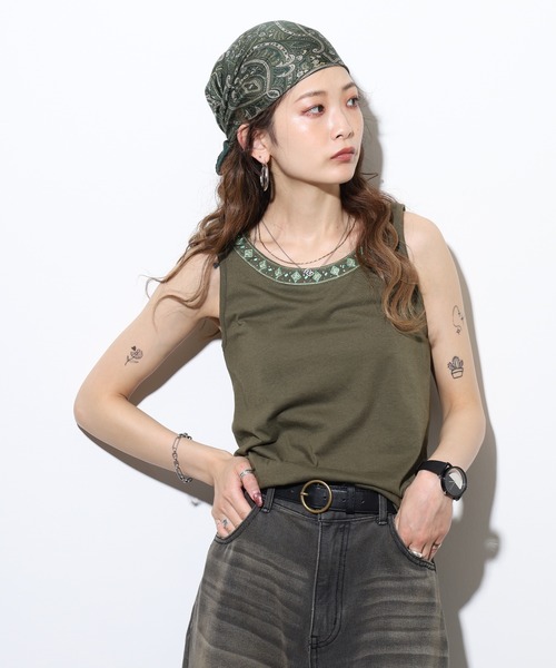 Quelle Chance(ケルシャンス)の「ビース×刺繍使いタンクトップ(タンクトップ・レディース・チャコールグレー/マスタード/カーキ・M/L)」の10枚目の写真