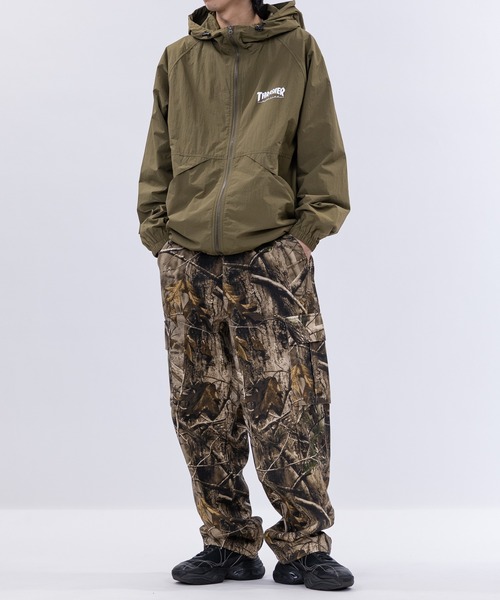THRASHER(スラッシャー)の「【at】〔THRASHER/スラッシャー〕ナイロン ロゴプリント シェルジャケット マウンテンパーカー(マウンテンパーカー・メンズ・カーキ/ブラック/ライトグレー・LARGE/MEDIUM)」の4枚目の写真