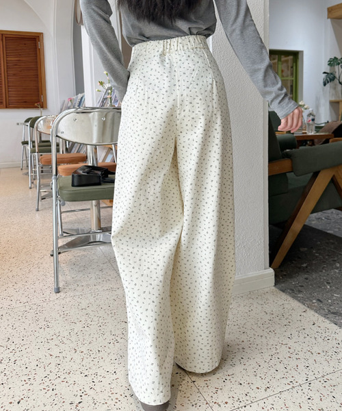 Ada.(エイダ)の「小花柄 ワイド ストレートパンツ(その他パンツ・レディース・ブラウン/アイボリー・M/L)」の12枚目の写真