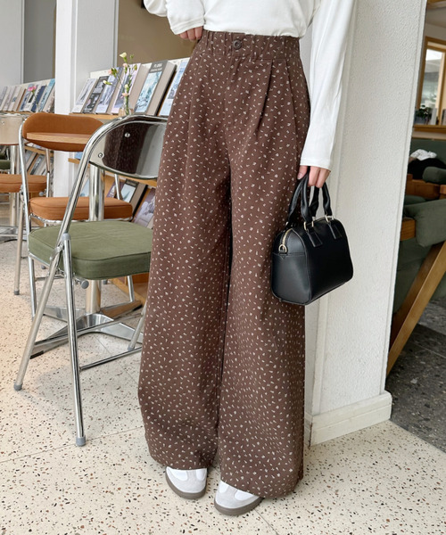 Ada.(エイダ)の「小花柄 ワイド ストレートパンツ(その他パンツ・レディース・ブラウン/アイボリー・M/L)」の17枚目の写真