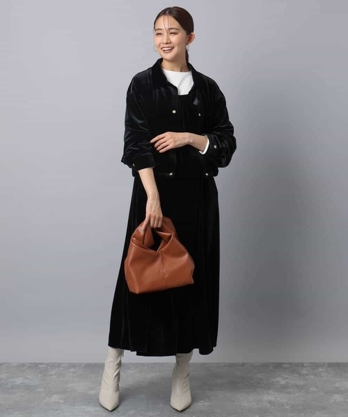 MK MICHEL KLEIN（エムケーミッシェルクラン）の「スノーベロア ショルダーストラップワンピース/洗える（ワンピース・レディース・ブルー/ブラック・38）」の5枚目の写真