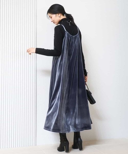 MK MICHEL KLEIN（エムケーミッシェルクラン）の「スノーベロア ショルダーストラップワンピース/洗える（ワンピース・レディース・ブルー/ブラック・38）」の22枚目の写真