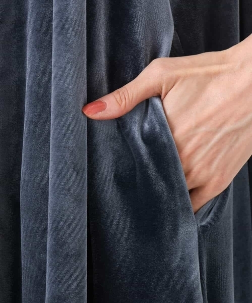 MK MICHEL KLEIN（エムケーミッシェルクラン）の「スノーベロア ショルダーストラップワンピース/洗える（ワンピース・レディース・ブルー/ブラック・38）」の11枚目の写真