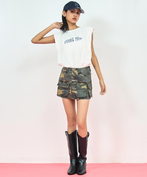 ANAP(アナップ)の「ツアー プリント ヴィンテージ風 オーバー タンクトップ(タンクトップ・レディース・ダークグレー/ブラウン/オフホワイト・FREE)」の5枚目の写真