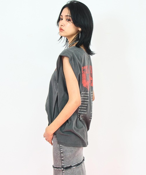 ANAP(アナップ)の「ツアー プリント ヴィンテージ風 オーバー タンクトップ(タンクトップ・レディース・ダークグレー/ブラウン/オフホワイト・FREE)」の9枚目の写真