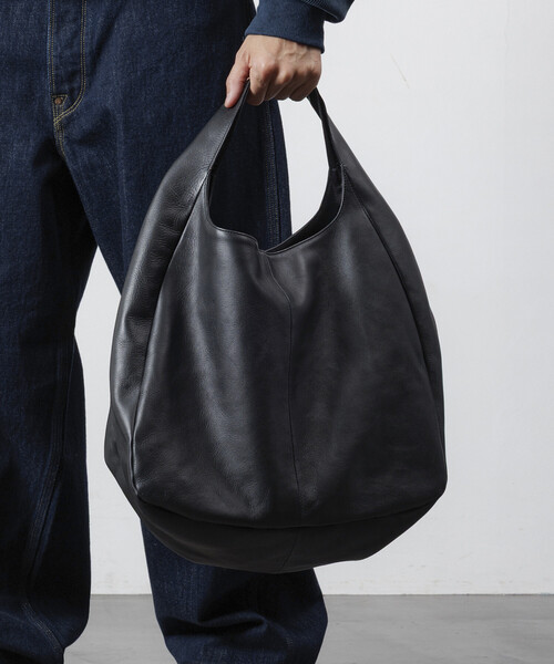 Firsthand(ファーストハンド)の「Firsthand/ファーストハンド Leather Handbag / ワンハンドルハンドバッグ / 牛革 / 撥水レザー / A4収納可能(トートバッグ・メンズ・ブラック・ONE SIZE)」の16枚目の写真